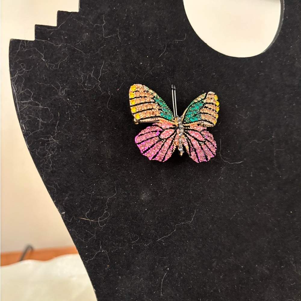 Beautiful Colorful Rhinestone Butterfly Brooch - Picture 8 of 10
